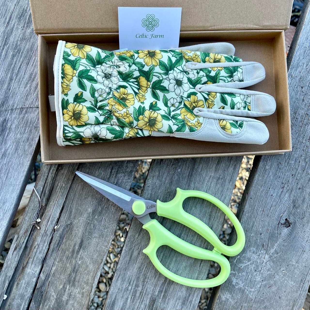 Garden Gift Box - Gloves and Herb Snips
