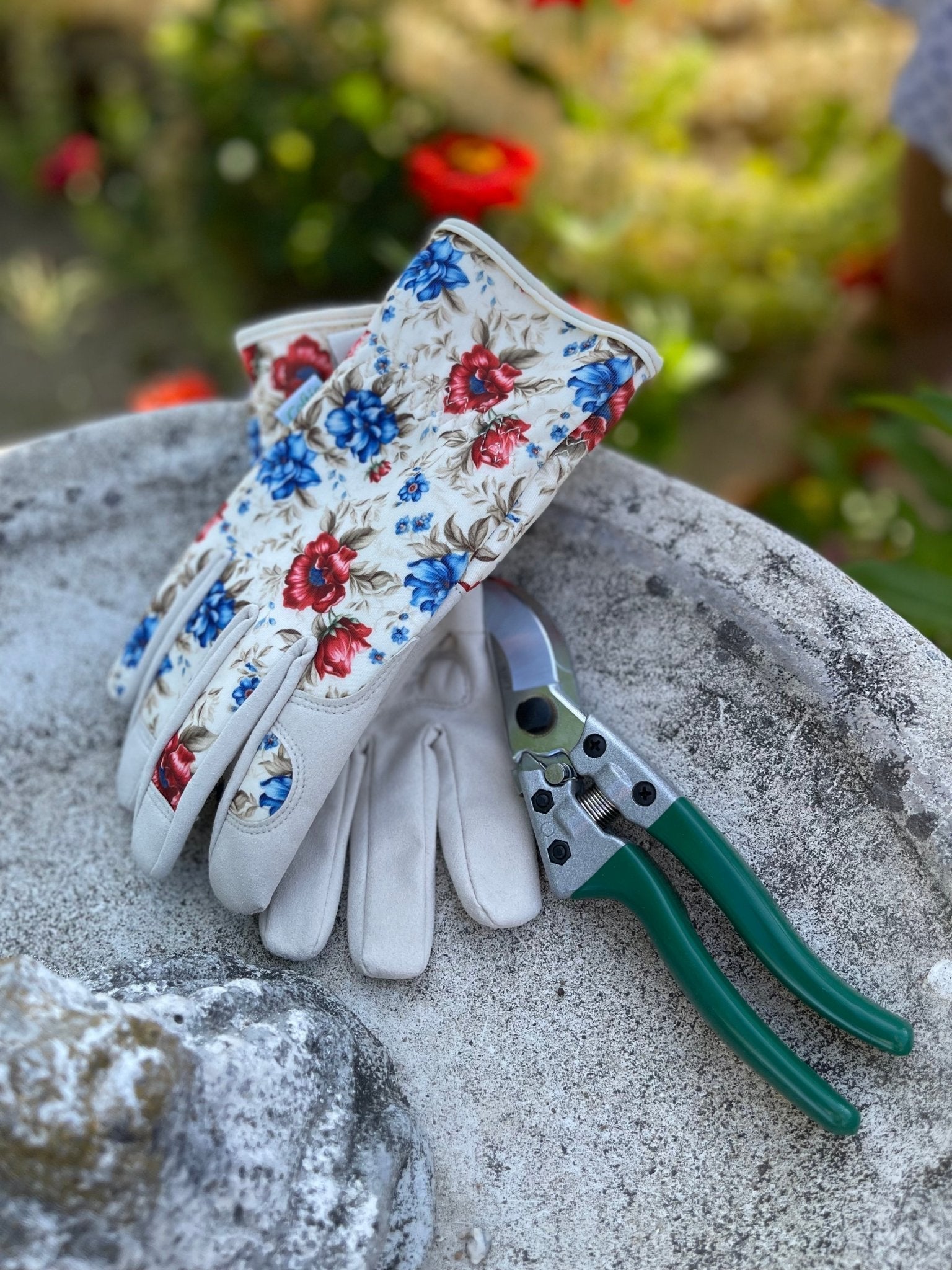 floral gardening gloves Women's Floral Gardening and Project Gloves The Caroline